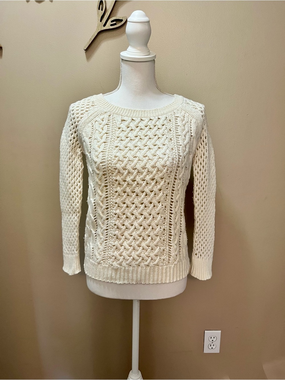 American Eagle Off White Cable Knit Sweater Size Petite Small